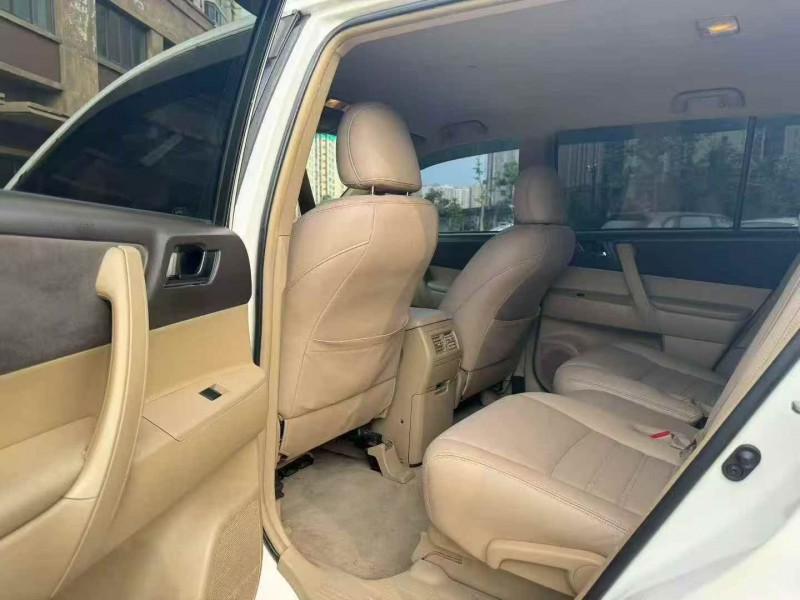 海口14年丰田汉兰达4