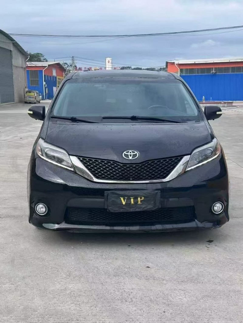 邵阳17年丰田塞纳1