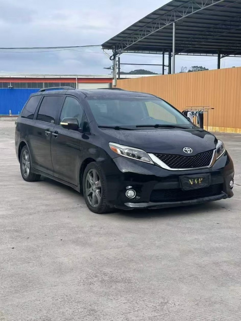 邵阳17年丰田塞纳3