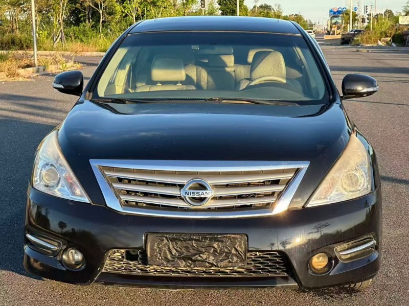 汕头13年日产天籁1