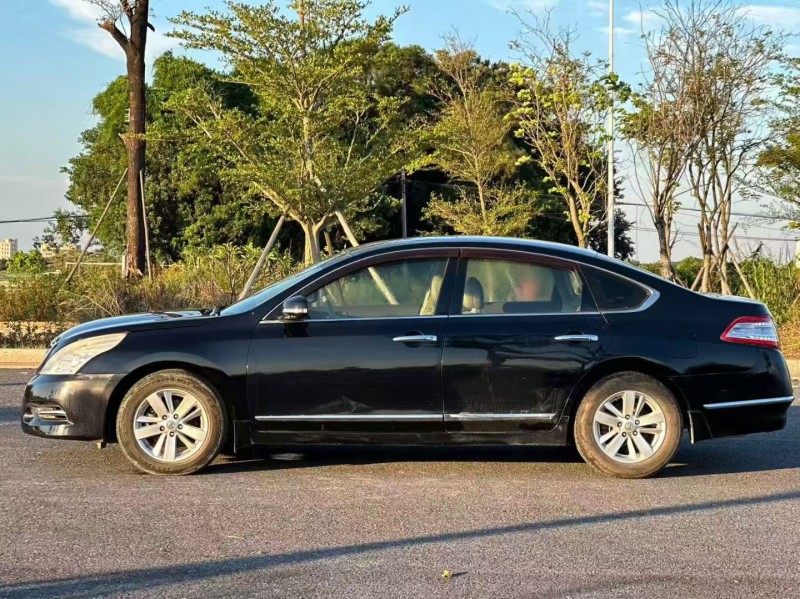 汕头13年日产天籁3