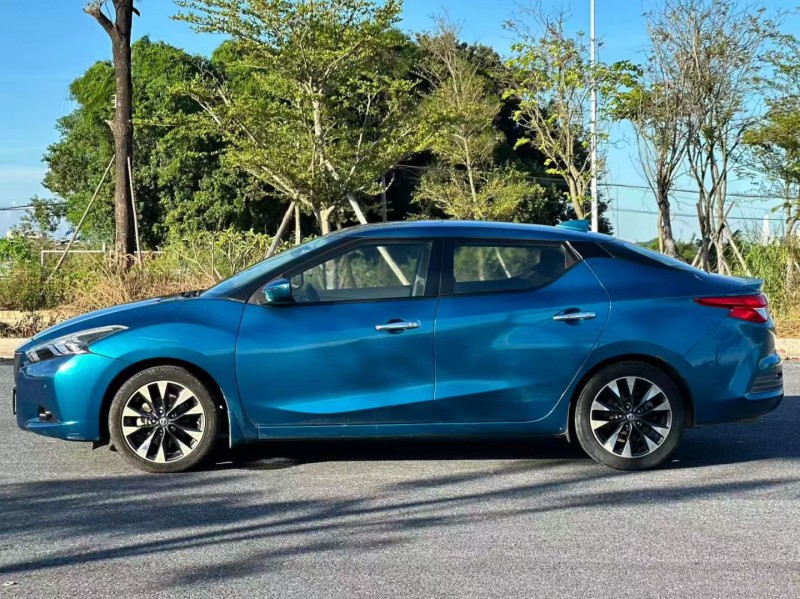 汕头16年日产蓝鸟3