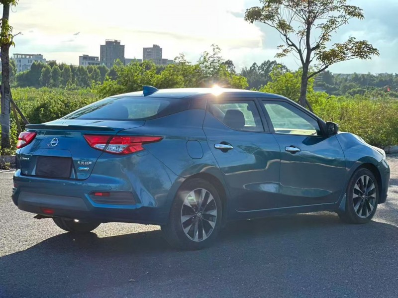 汕头16年日产蓝鸟8