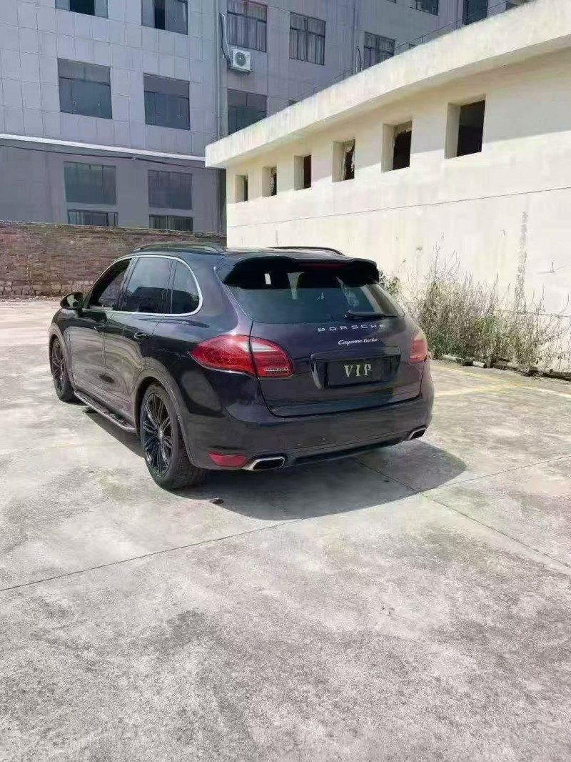 九江11年保时捷卡宴5