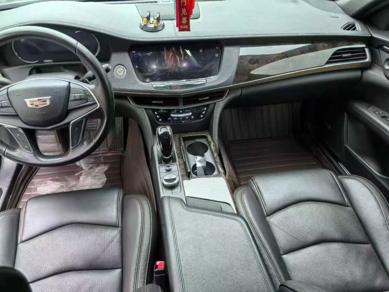 绍兴21年凯迪拉克CT64