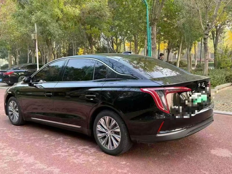 青岛25年红旗E-QM55