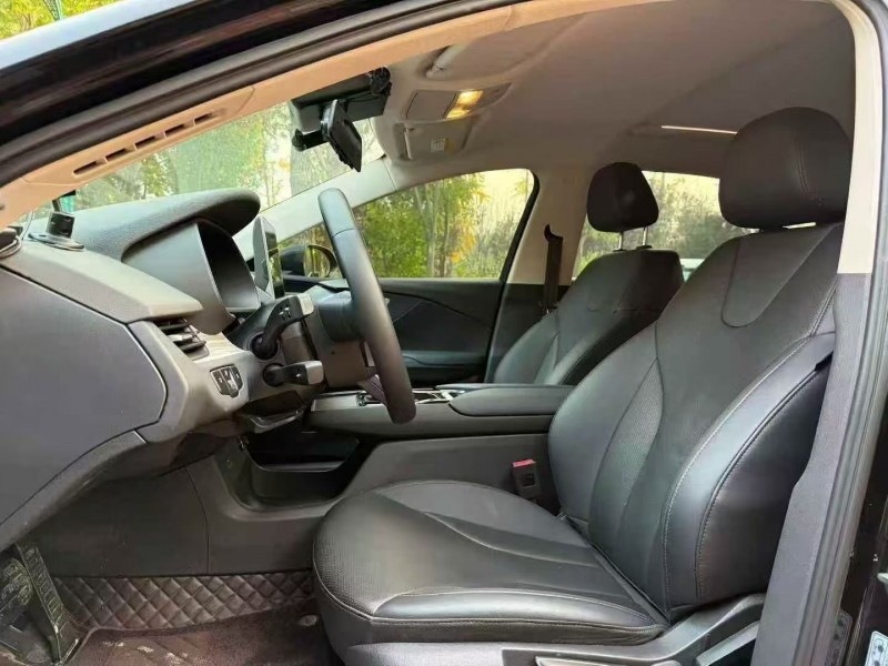 青岛25年红旗E-QM56