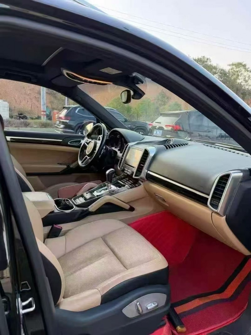 邵阳18年保时捷卡宴6