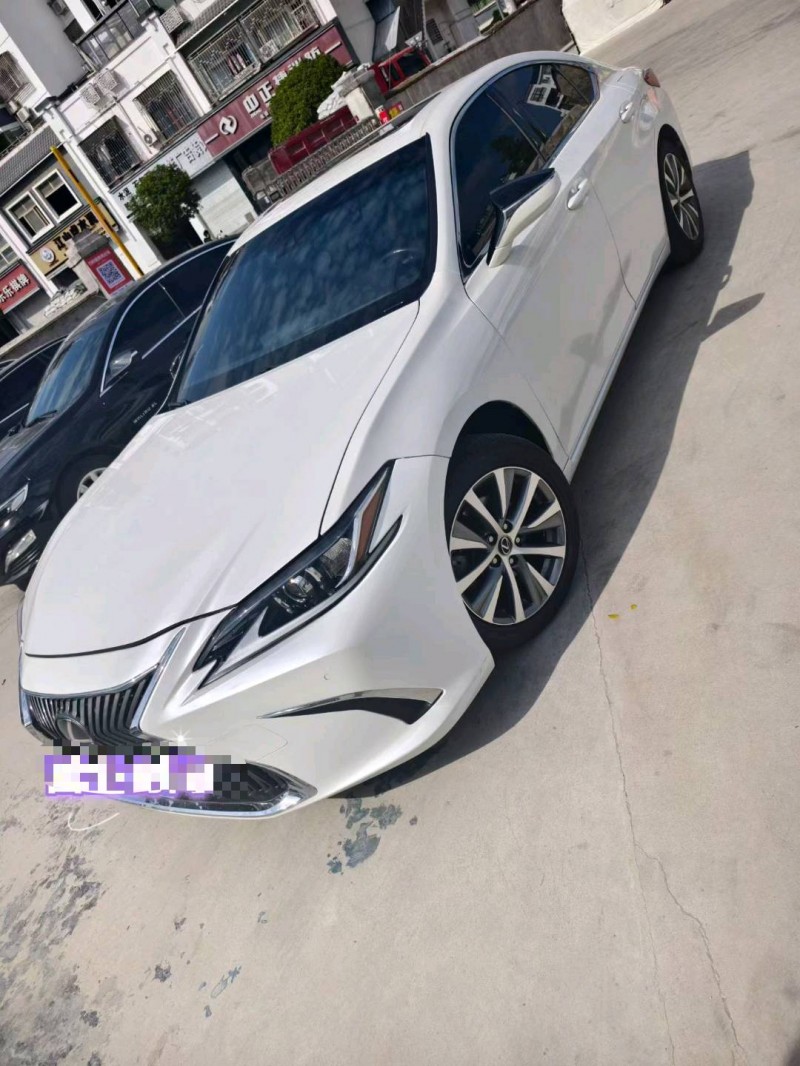 萍乡19年雷克萨斯ES2