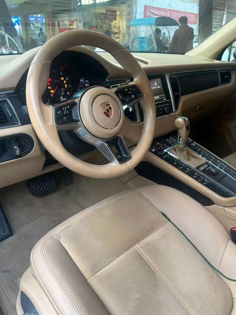 萍乡15年保时捷Macan5