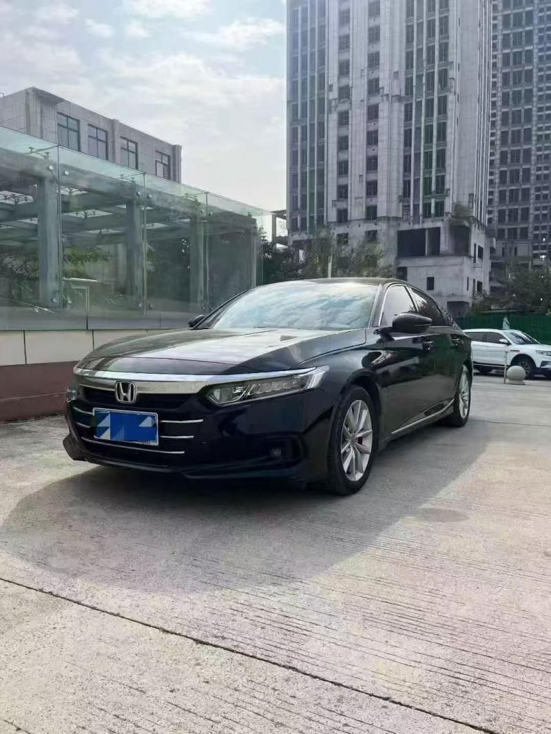 九江23年本田雅阁2