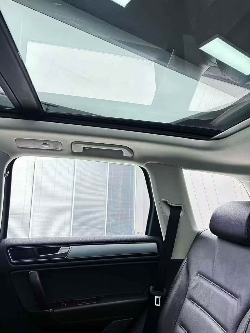 遵义17年大众途锐7