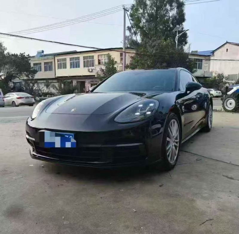 淮南18年保时捷帕拉梅拉1