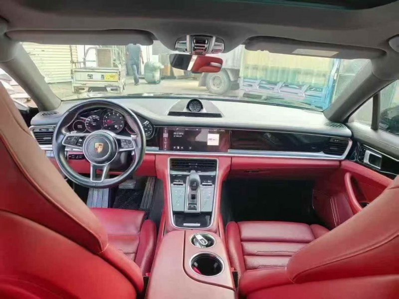 淮南18年保时捷帕拉梅拉2