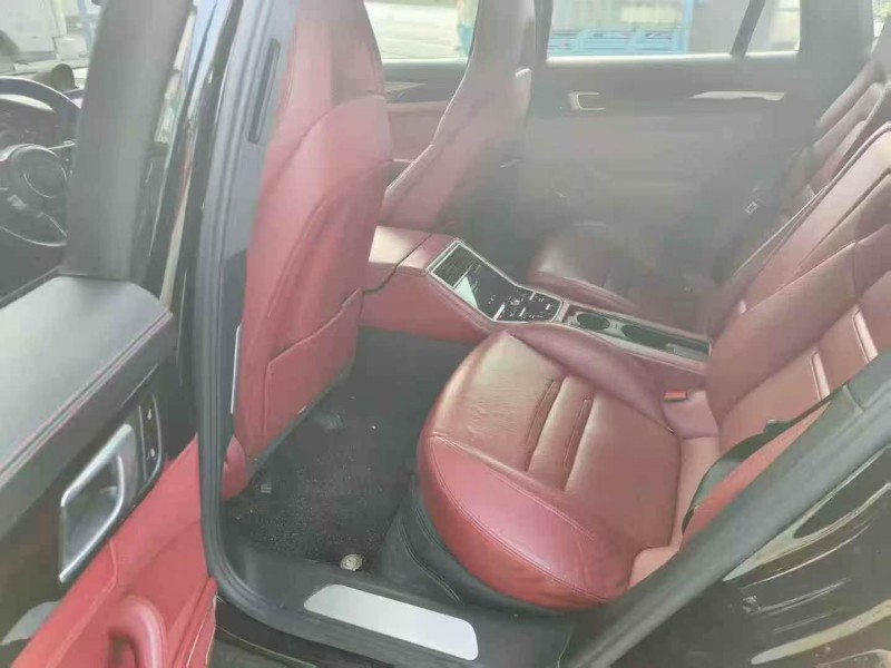 淮南18年保时捷帕拉梅拉3