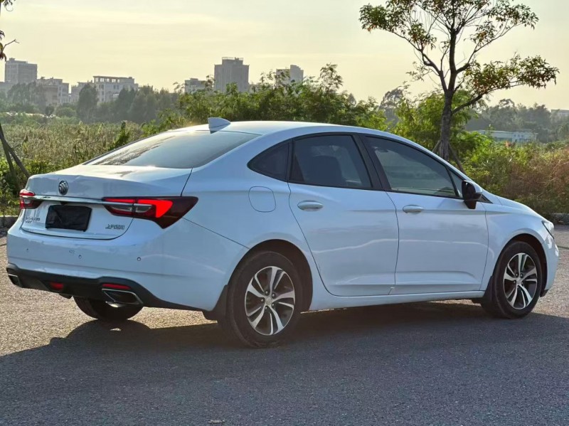 汕头20年别克威朗8