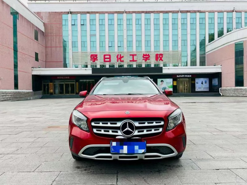 济宁17年奔驰GLA1