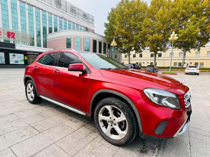 济宁17年奔驰GLA8