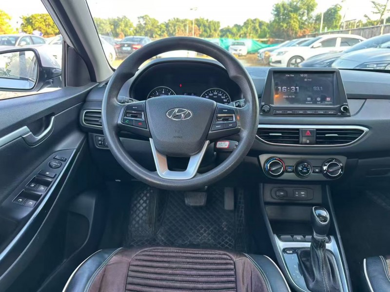 汕头18年现代悦动4