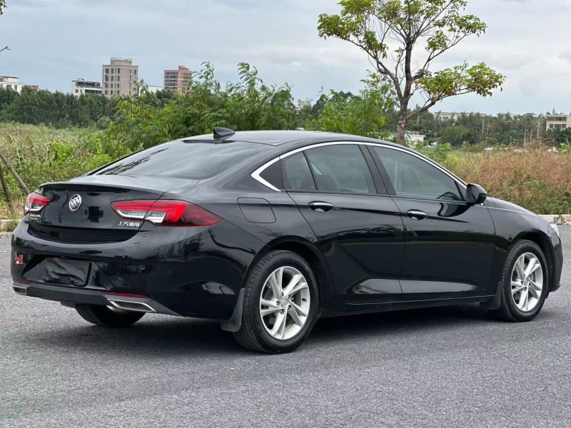 汕头22年别克君威6