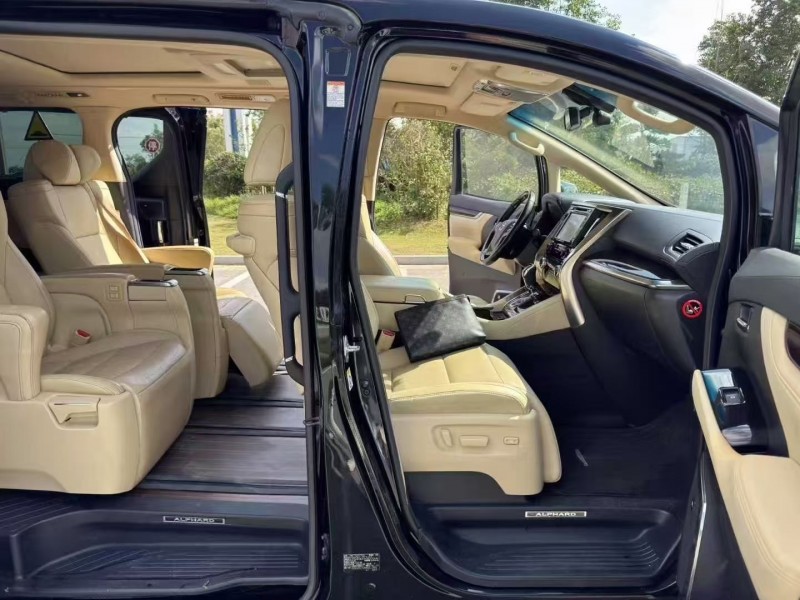 泰州17年丰田埃尔法4