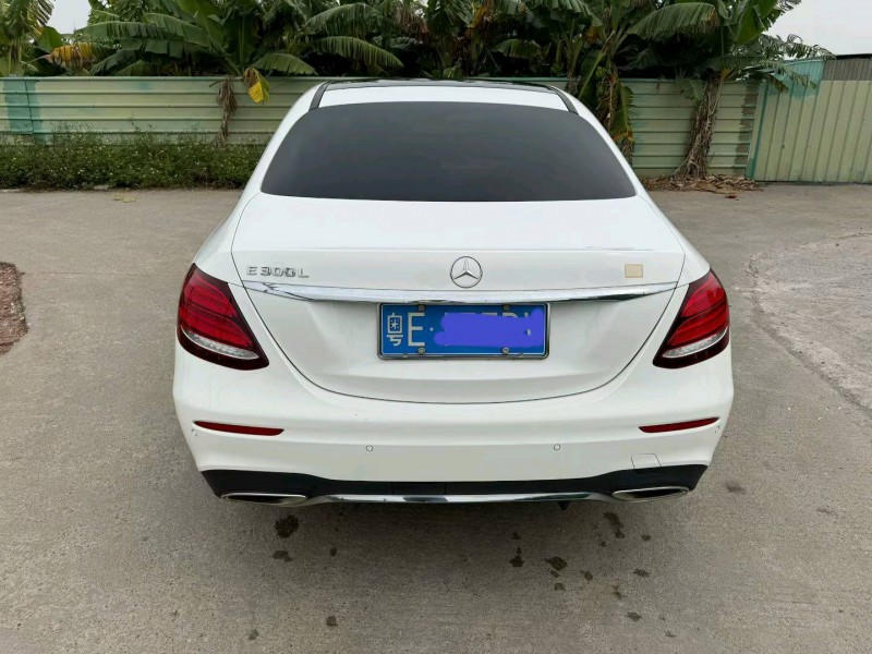 中山20年奔驰E6