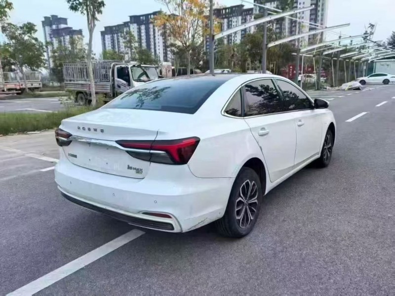 泰安24年荣威i68