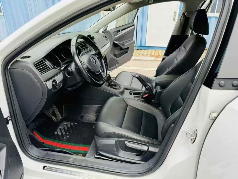 枣庄19年大众速腾6