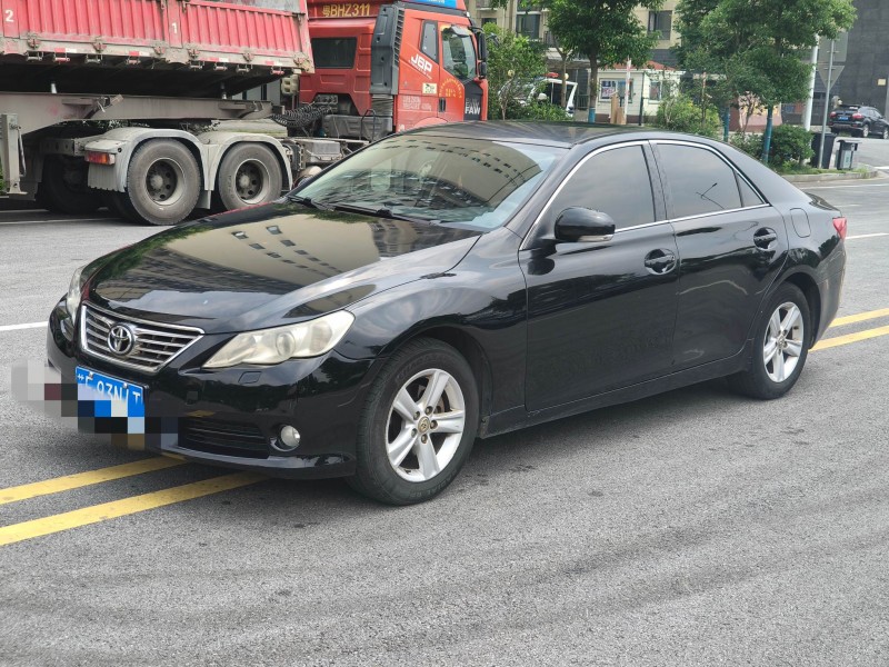 岳阳13年丰田锐志6