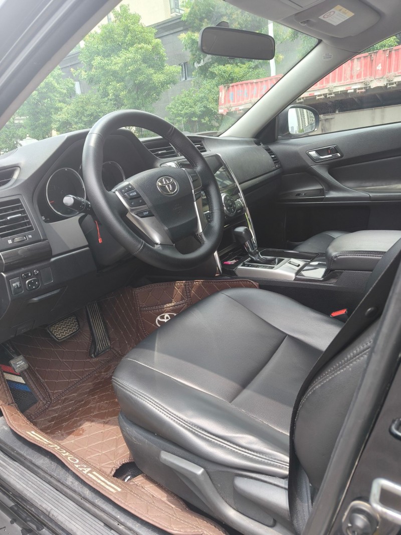 岳阳13年丰田锐志9