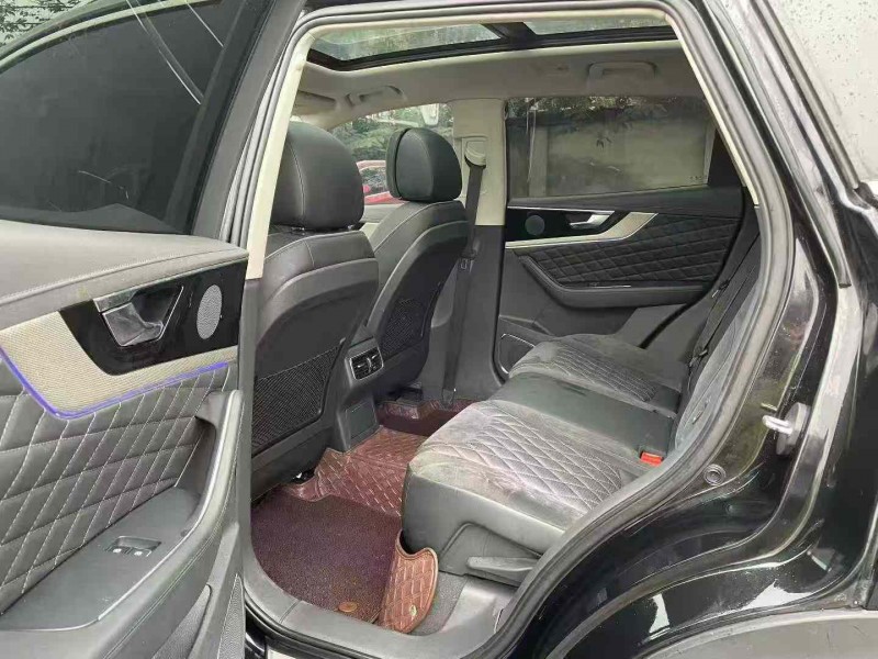 成都21年红旗HS56