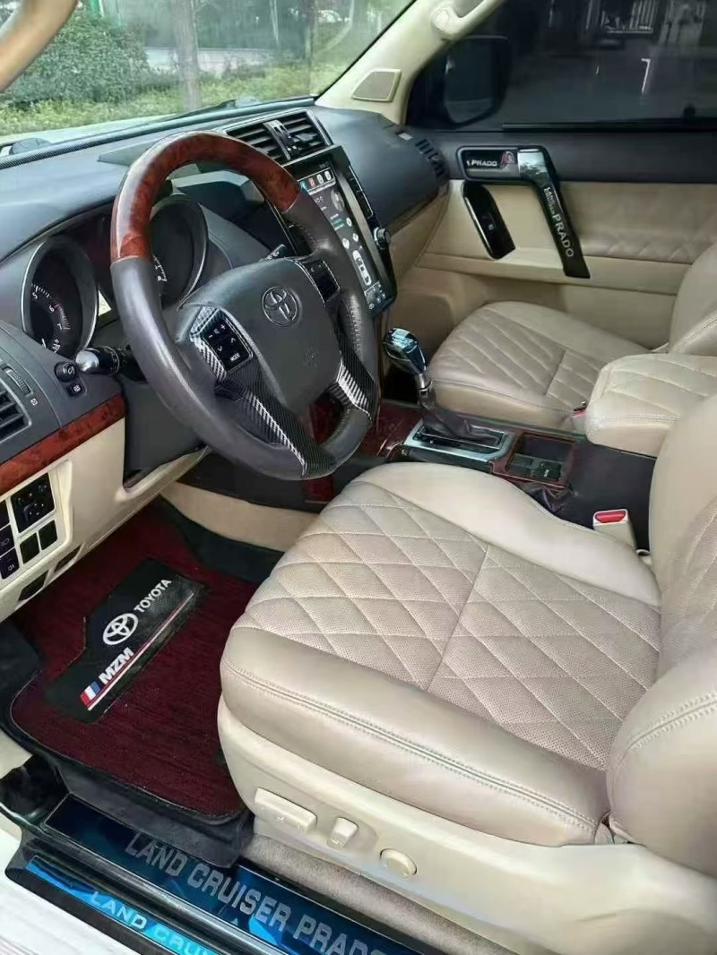 济宁19年丰田普拉多6