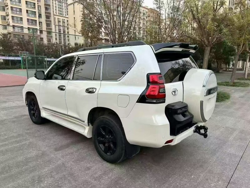 济宁19年丰田普拉多7