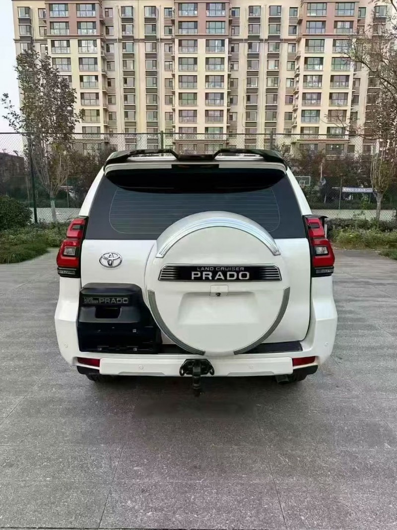 济宁19年丰田普拉多9