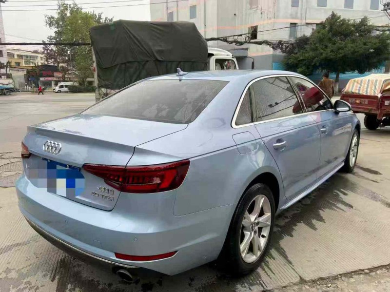 成都18年奥迪A4L8