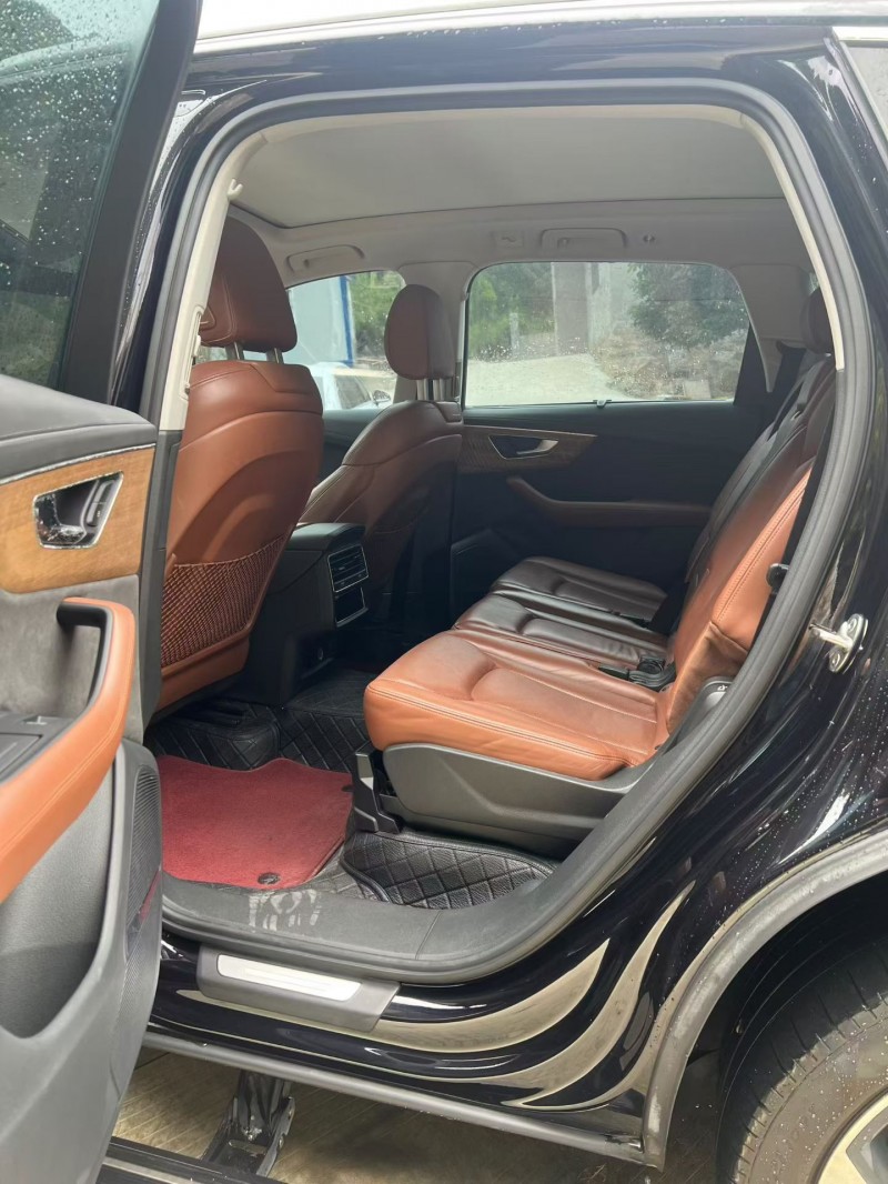 厦门21年奥迪Q78