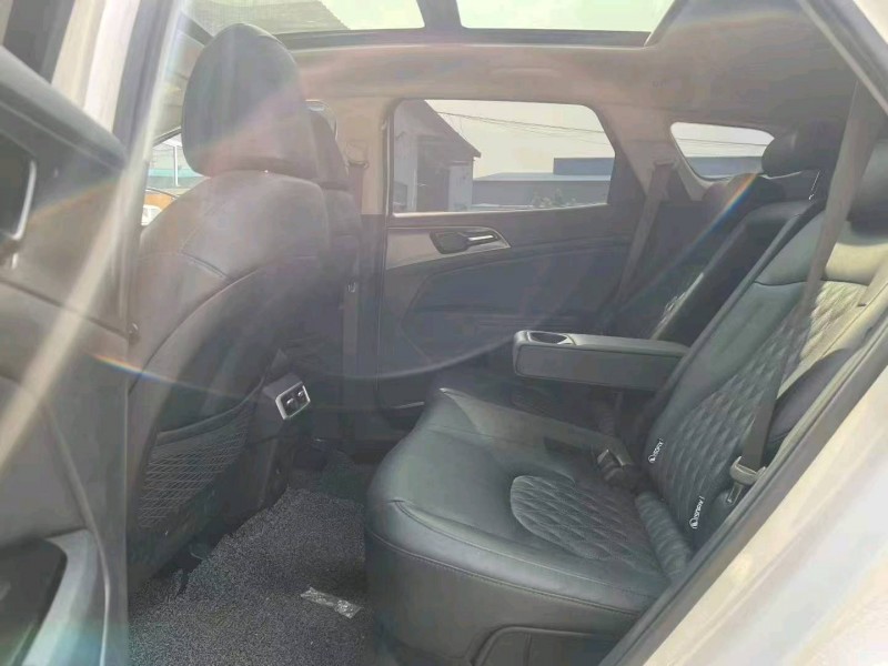 青岛24年起亚狮铂7