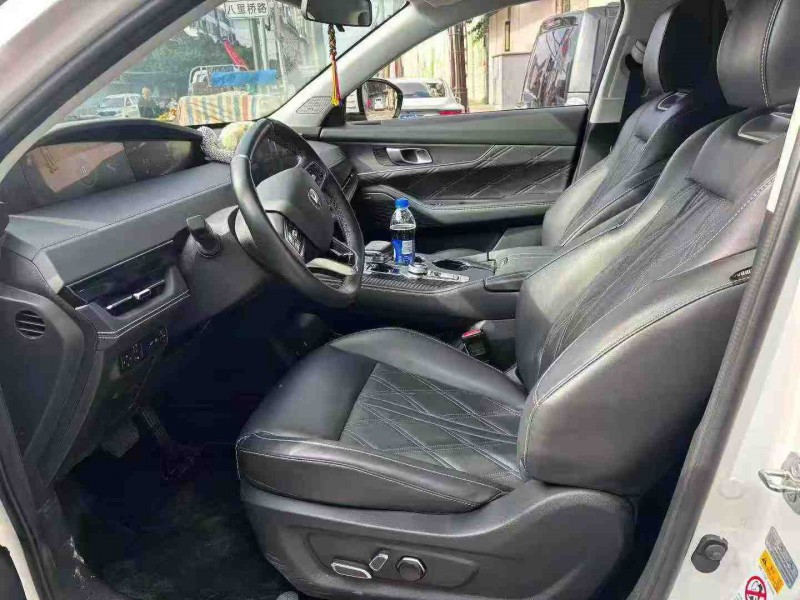 成都24年长安汽车UNI4