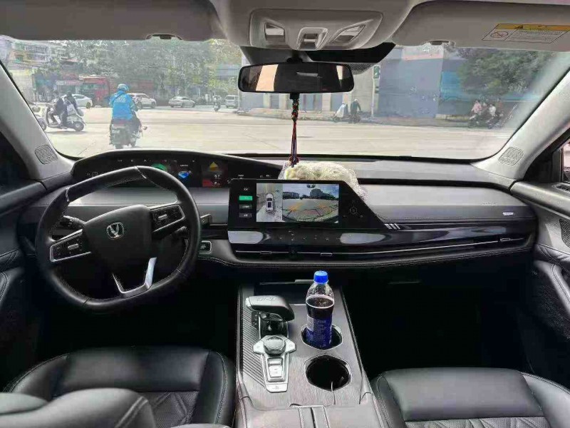 成都24年长安汽车UNI6