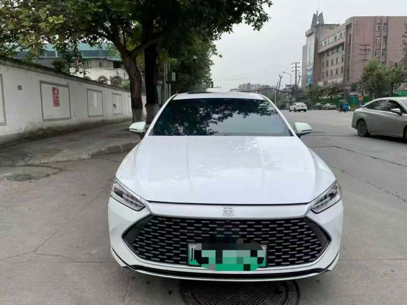 成都22年比亚迪秦1