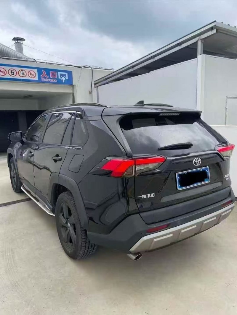 连云港23年丰田RAV48
