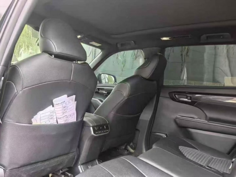 承德22年丰田皇冠4