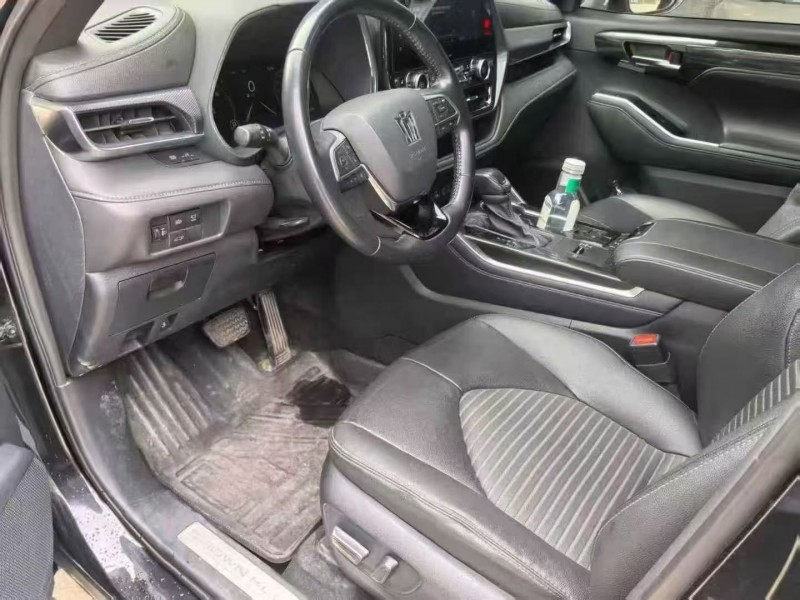 承德22年丰田皇冠6