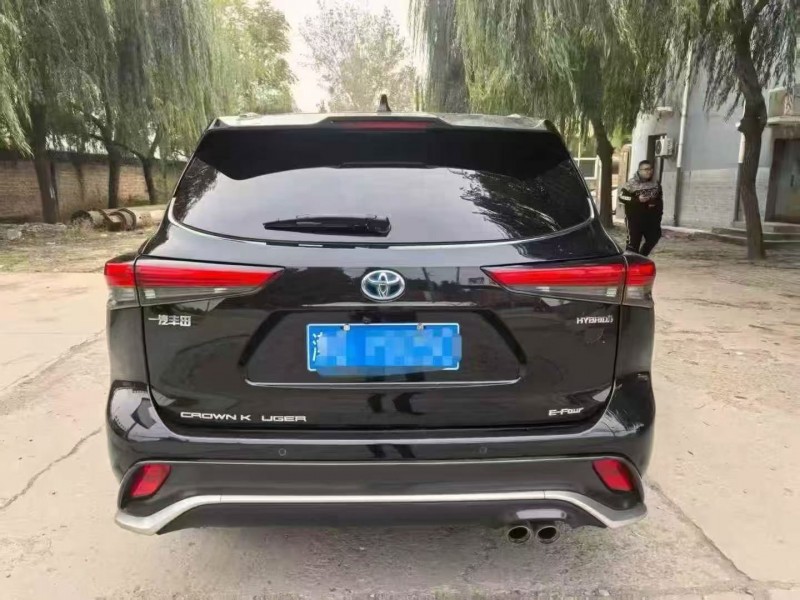 承德22年丰田皇冠9