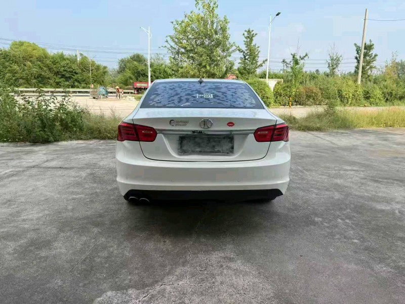 徐州19年北汽制造绅宝9