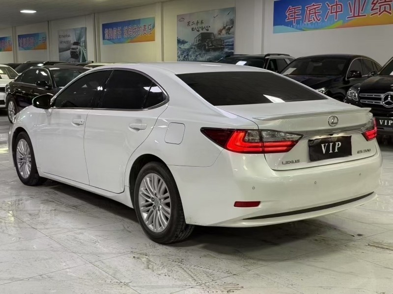 廊坊18年雷克萨斯ES8