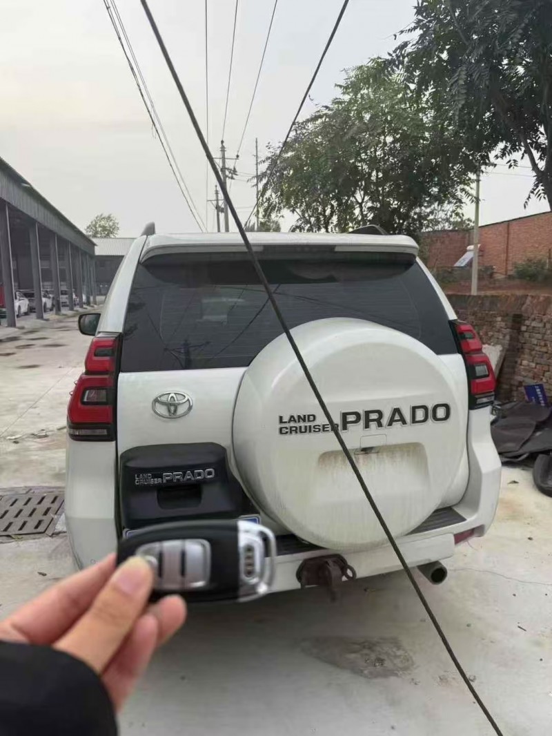 安阳19年丰田普拉多9