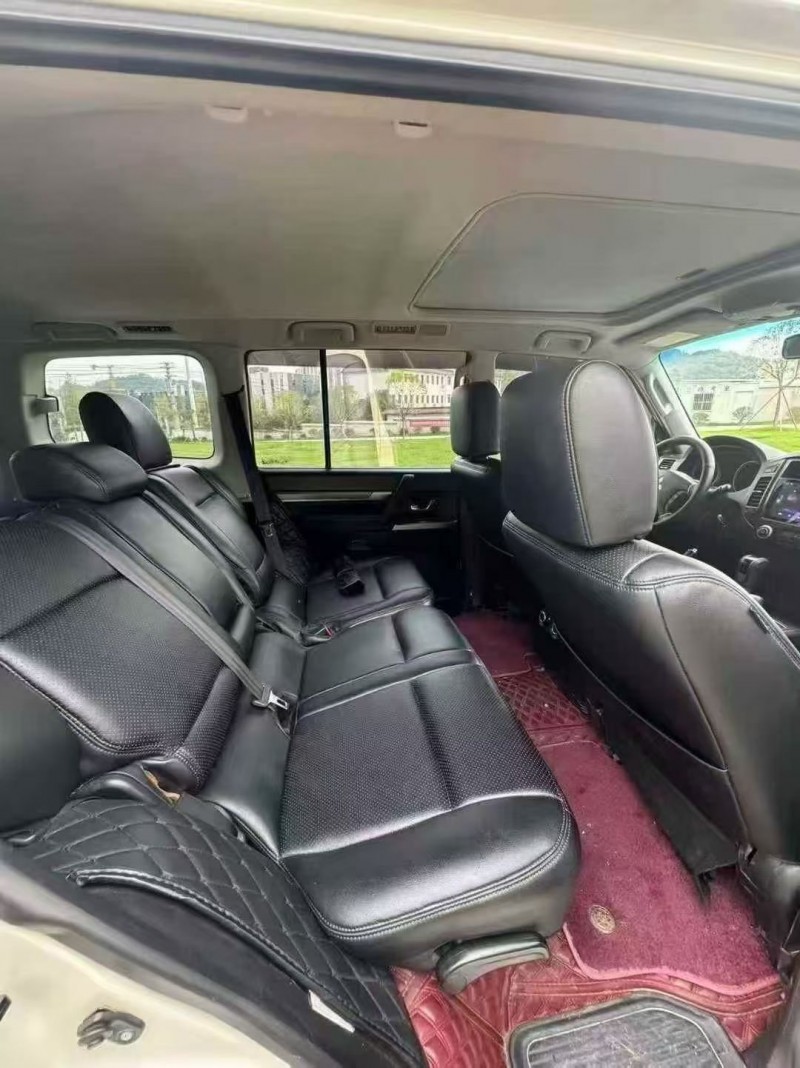 贵港13年三菱帕杰罗4