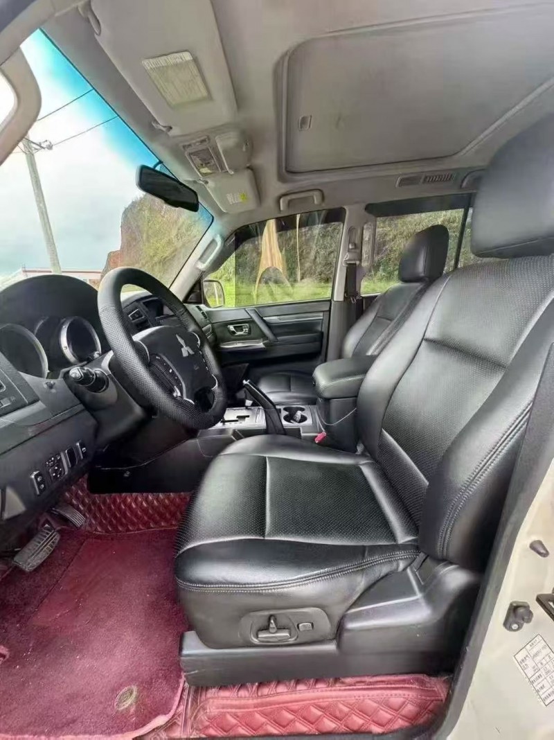 贵港13年三菱帕杰罗5