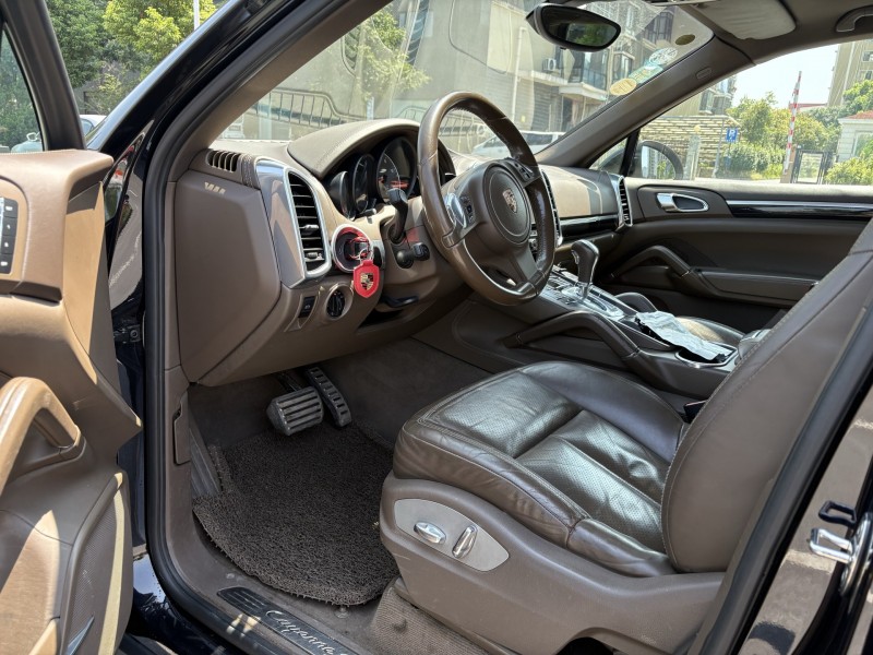 娄底12年保时捷卡宴3